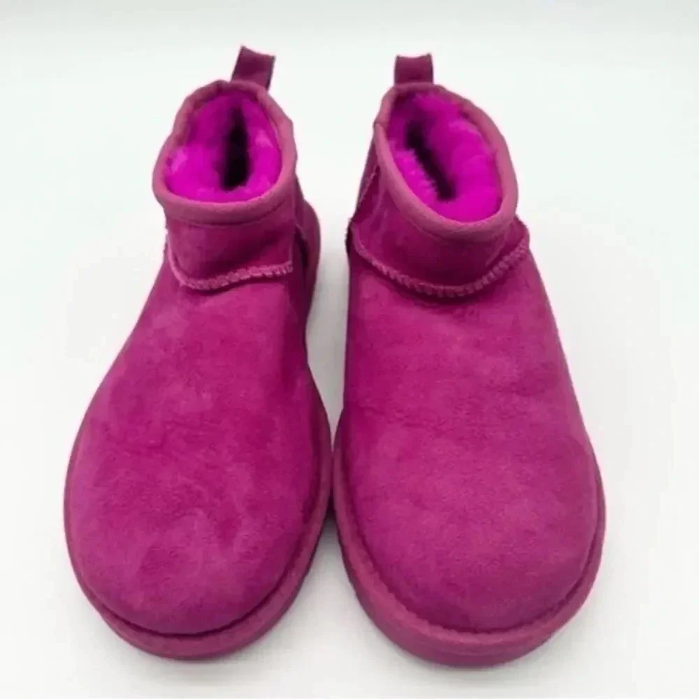 UGG W CLASSIC ULTRA MINI SIZE 6